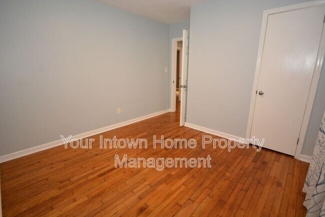 Building Photo - 1222 Crestwood Dr SE