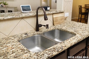 Building Photo - 5539 Cross Pond