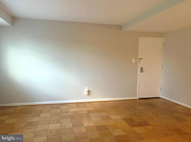 Building Photo - 738 N Wakefield St