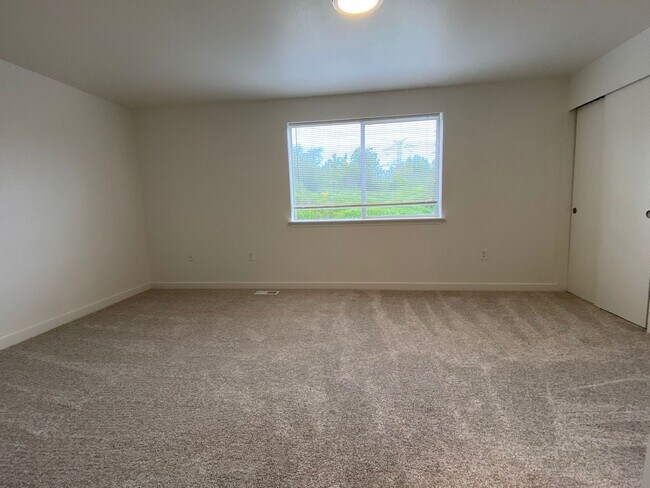 Building Photo - Charming 3-Bed, 2-Bath Home in Prime Feder...