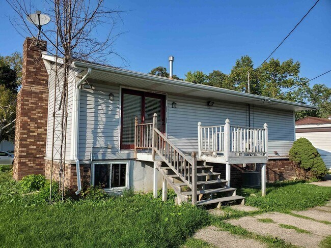 Building Photo - 9225 Carol Ann Dr