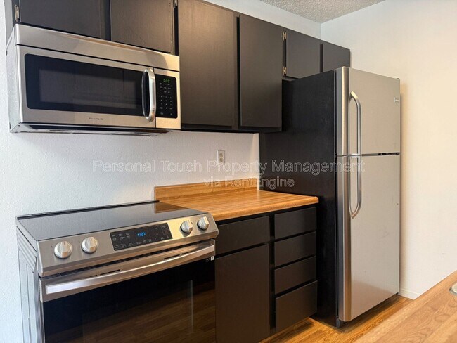 Building Photo - 2131 2nd Ave E