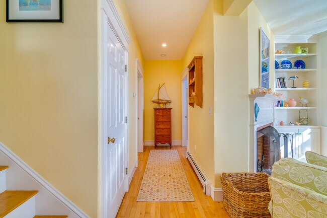 Building Photo - 14 Artist Point Rd