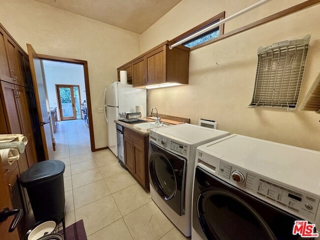 Building Photo - 401 Nicholas Ln
