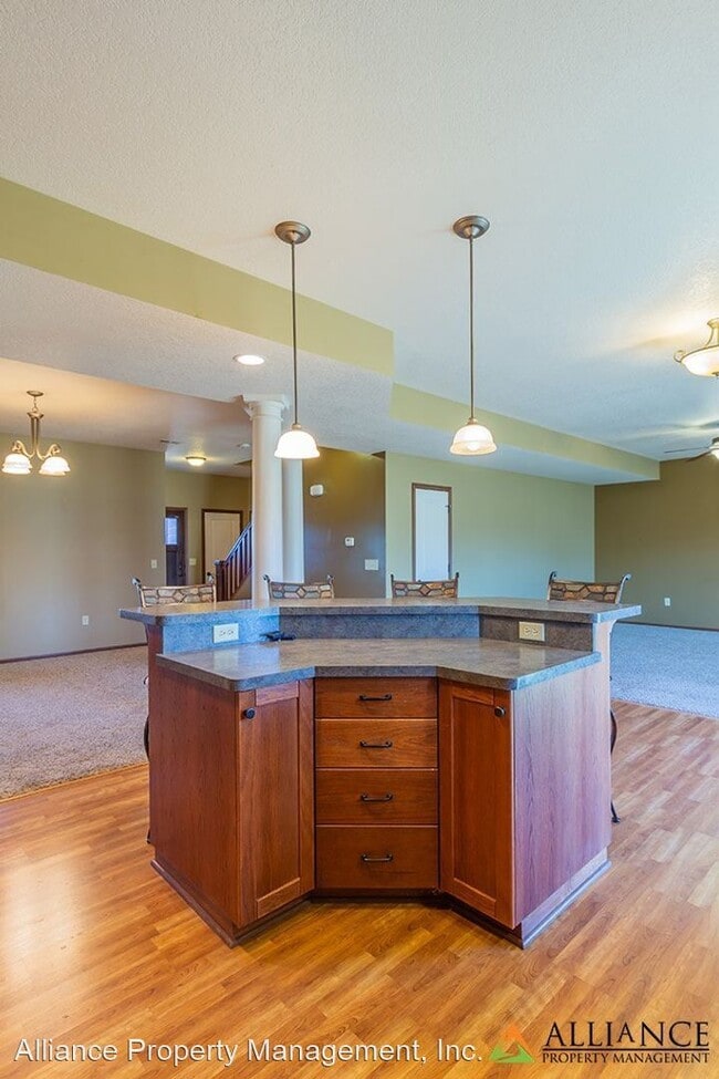 Building Photo - 3 br, 2.5 bath House - 526 Stonedale Dr.