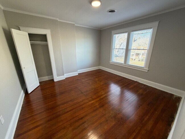 Building Photo - Beautifully Renovated 4bdrm/1.5bth Home Located in Richmond's Northside!!