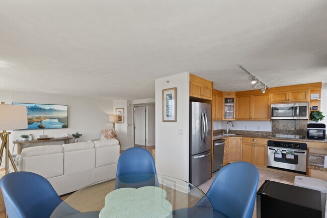 Building Photo - 343 Hobron Ln