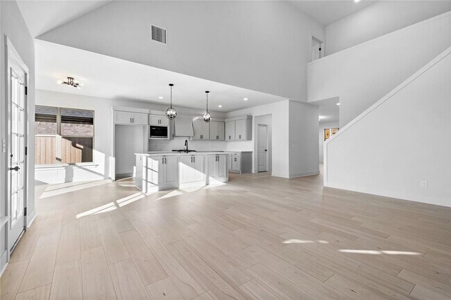 Building Photo - 585 S Rainbow Rd