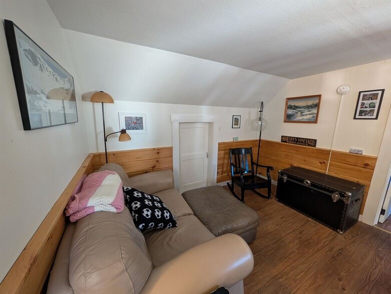 Building Photo - 73 Highland St