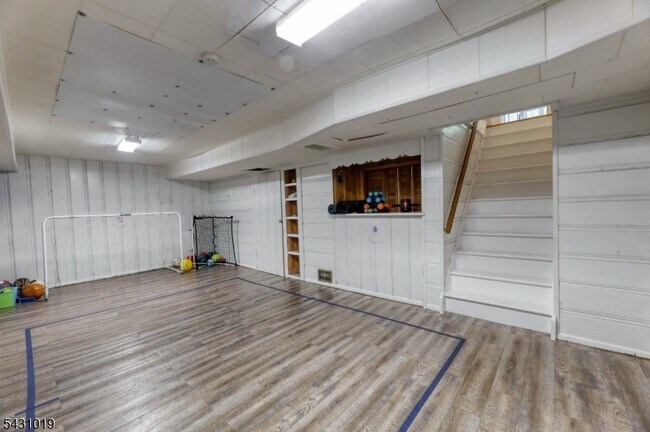 Building Photo - 230 Pinelynn Rd
