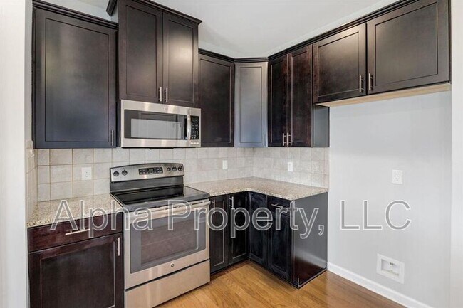 Building Photo - 28 Irvington Dr