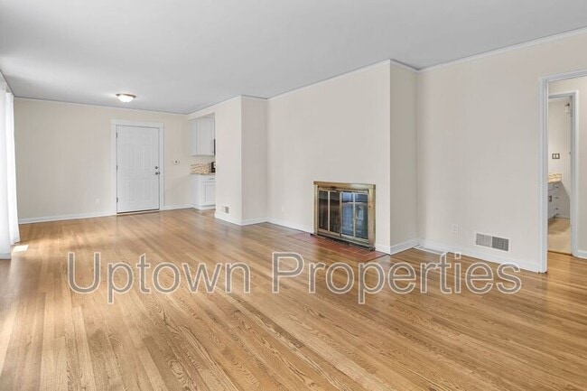 Building Photo - 9520 SW Cypress St