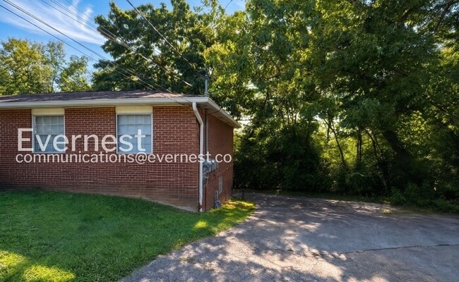 Building Photo - 1851 Dana Ln