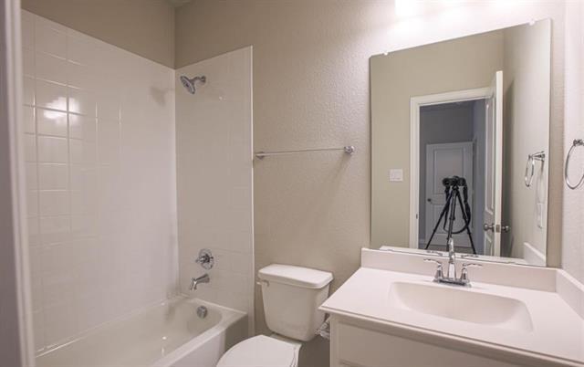 Building Photo - 1708 Daisy Corner Dr