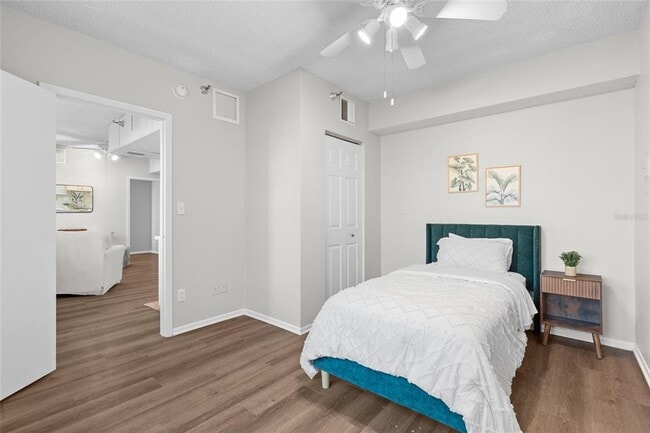 Building Photo - 411 1st Ave N