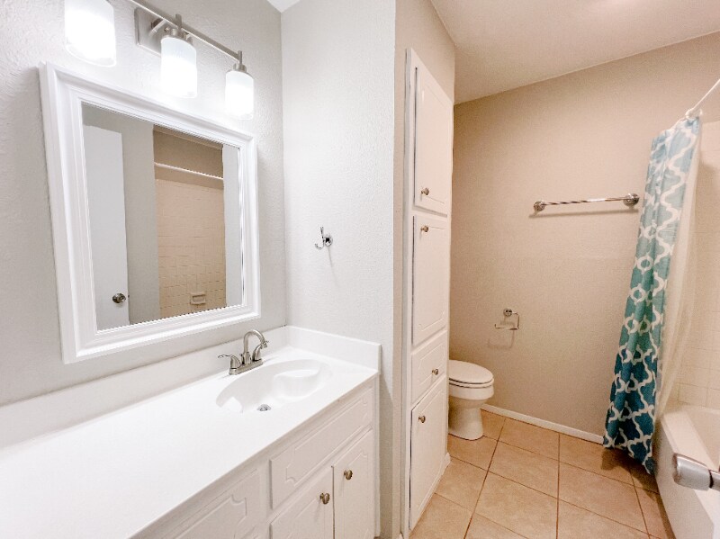 Building Photo - 1602 Dale Cove