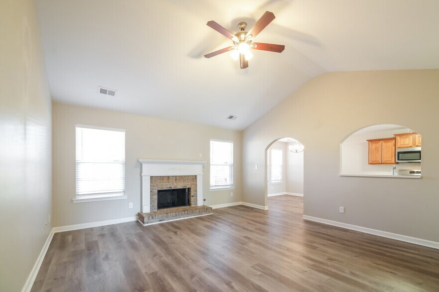 Building Photo - 2688 Trellis Oaks Ct SW