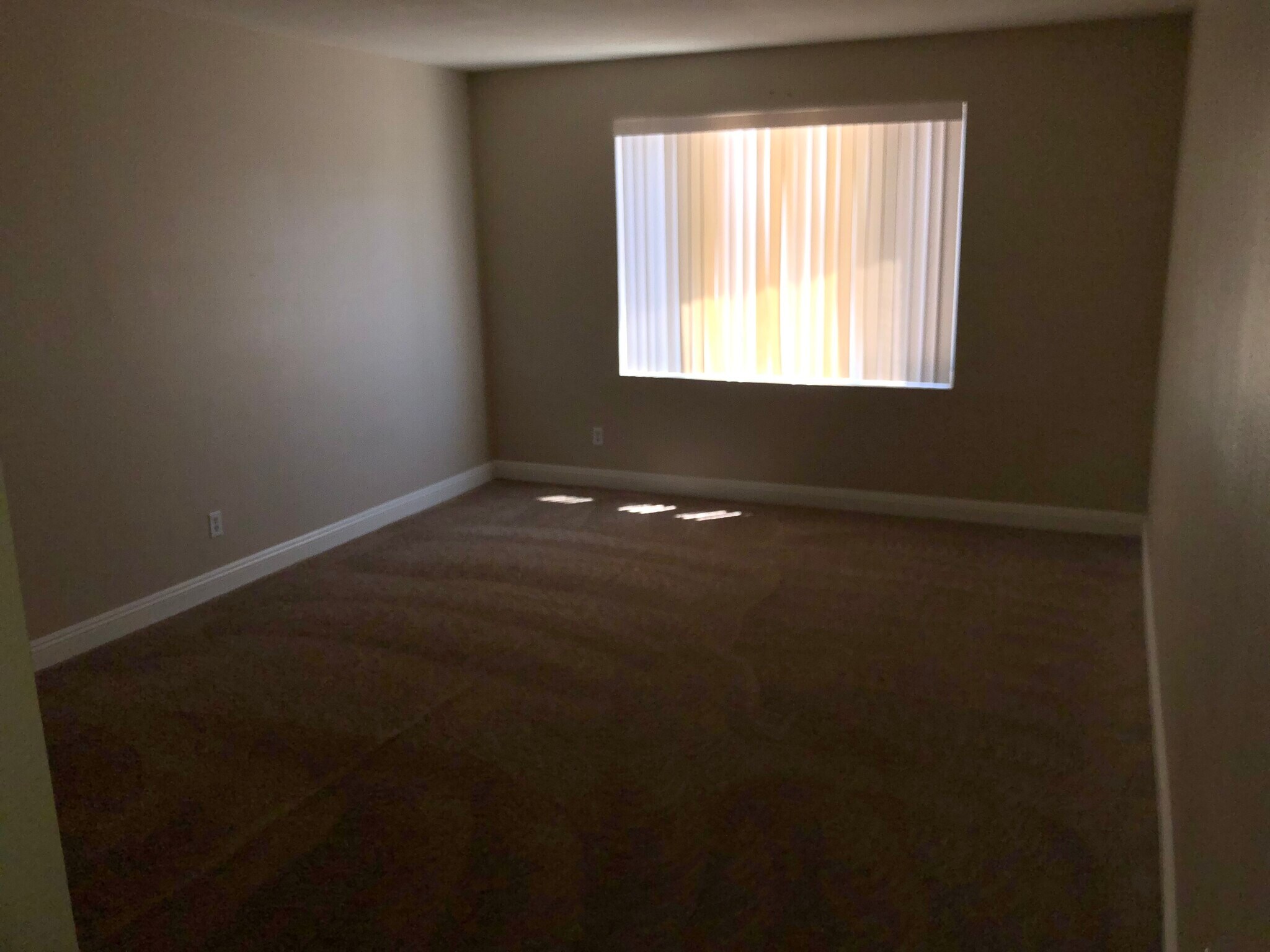 LIVING ROOM - 17214 N 49th Ave