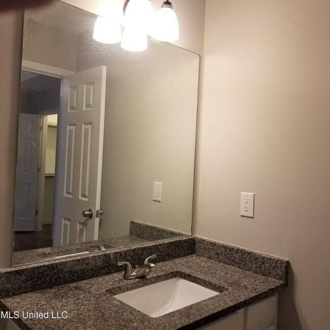 Building Photo - 1537 Chelsea Ln