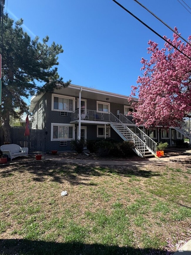 Building Photo - Updated 3-bedroom 1 bathroom in Littleton!