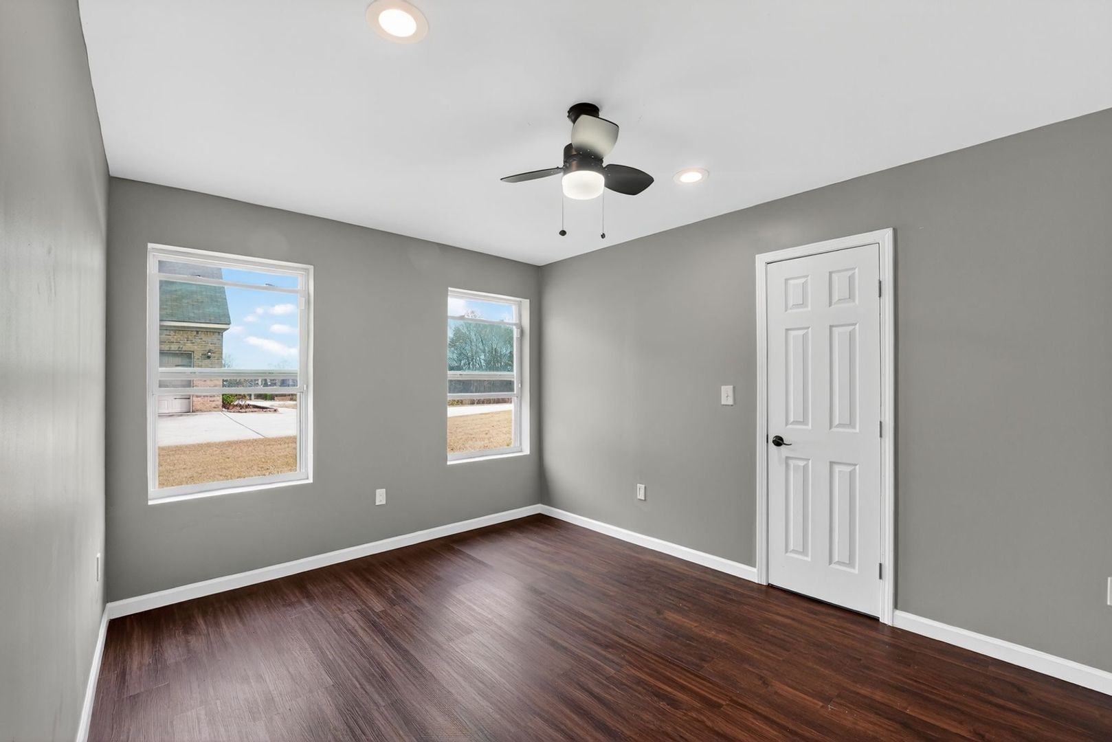 Building Photo - 313 Olympian Dr