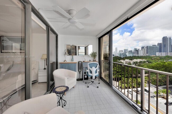 Building Photo - 1915 Brickell Ave