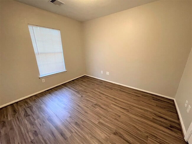 Building Photo - 1603 Nichole Woods Dr
