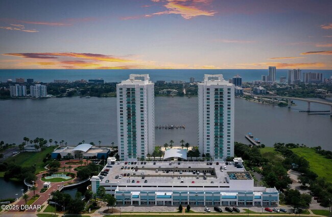 Building Photo - 241 Riverside Dr