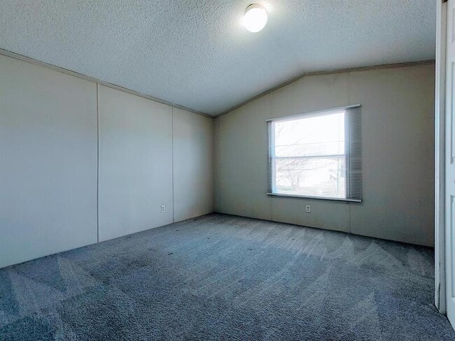 Building Photo - 4417 Rainbow Ln