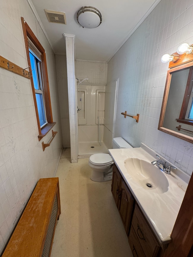 Building Photo - 12 Belding St