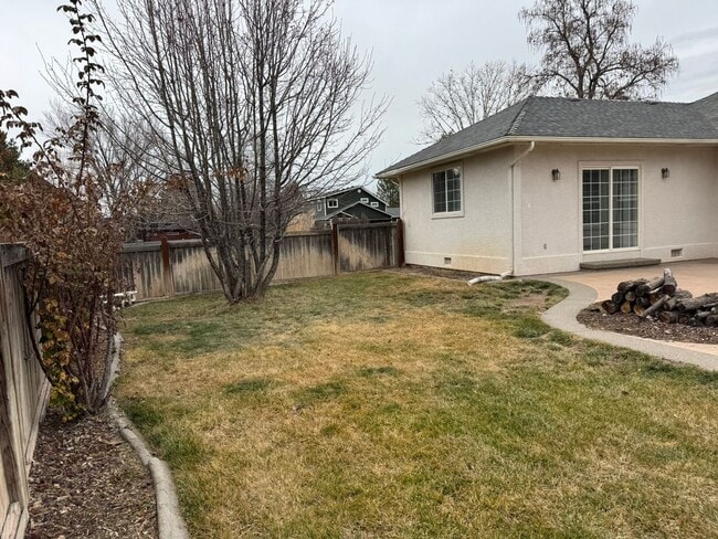 Building Photo - Spacious Single-Level Home in the Redlands w/ Private Yard & Thoughtful Layout!!!