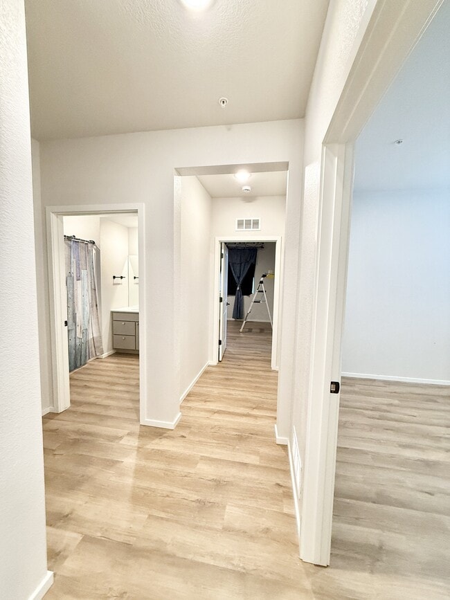 Building Photo - 1820 Iron Wheel Dr