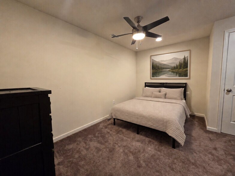 Building Photo - 5037 Kennel Ln