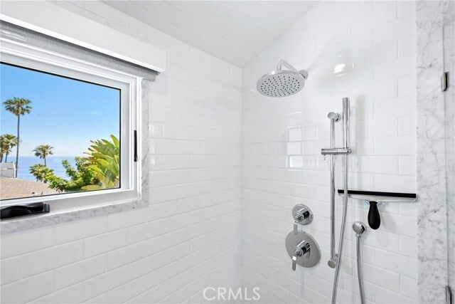 Building Photo - 360 Cliff Dr