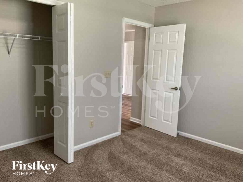 Building Photo - 2225 Pierce Arrow Dr