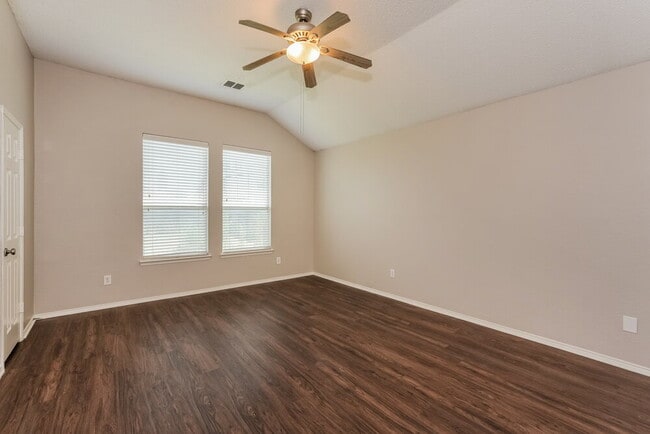 Building Photo - 1010 Hanover Dr