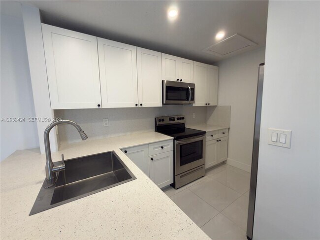 Building Photo - 2500 W 67th Pl