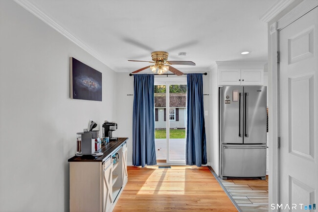 Building Photo - 75 Glenwood Dr