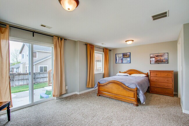 Building Photo - 4038 Pronghorn Meadows Cir