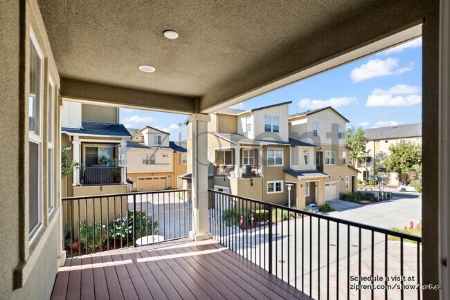 Building Photo - 634 Elderberry Dr