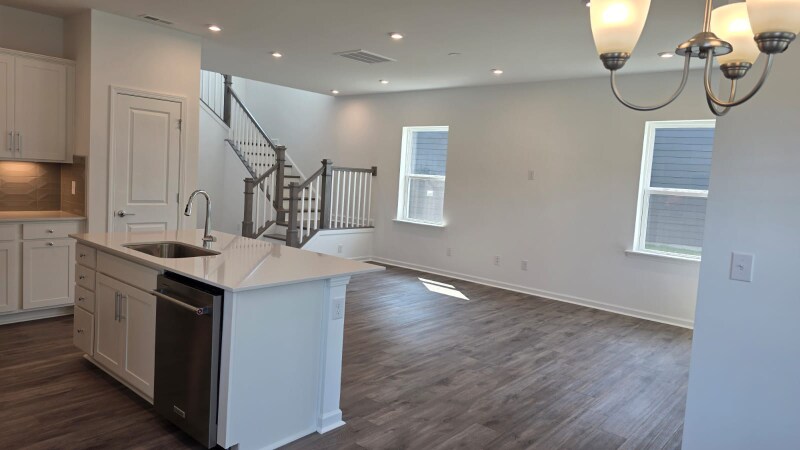 Building Photo - 15918 Parkside crossing Dr