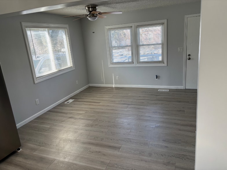 Building Photo - 1374 Webber Ave