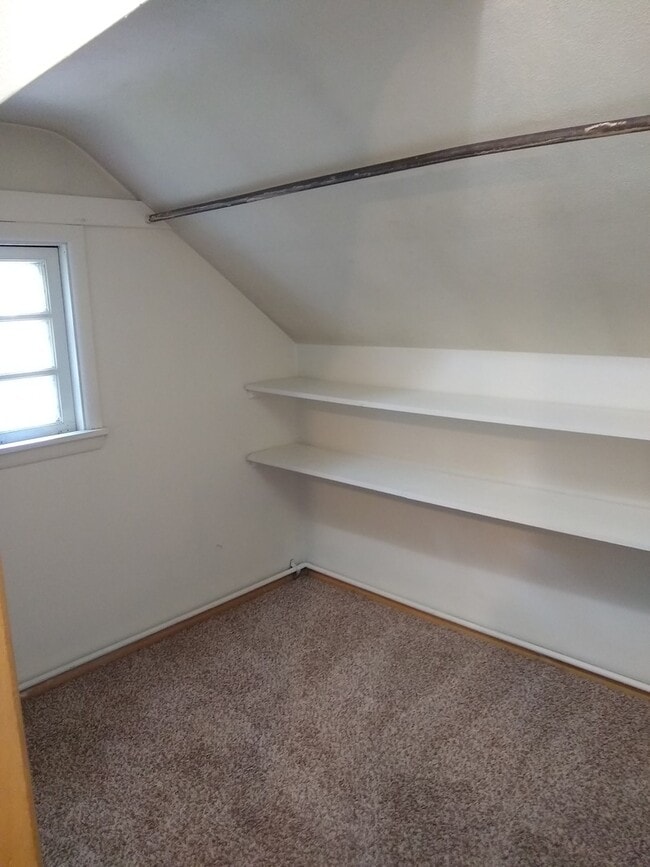 Building Photo - 716-4