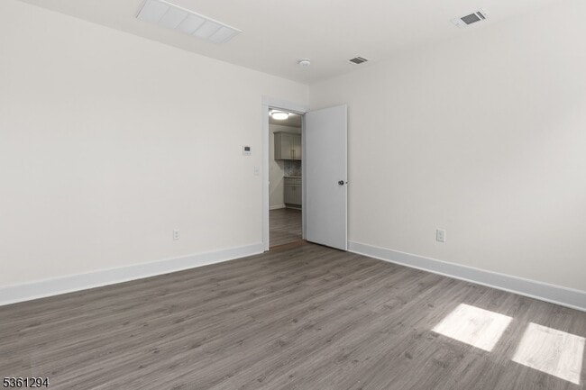 Building Photo - 262 Parker Ave