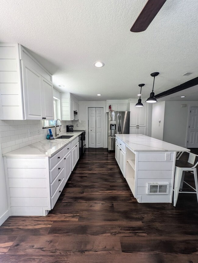 Building Photo - Large 4 Bedroom Home for rent in PO - Over Two Acres and Room to Roam!