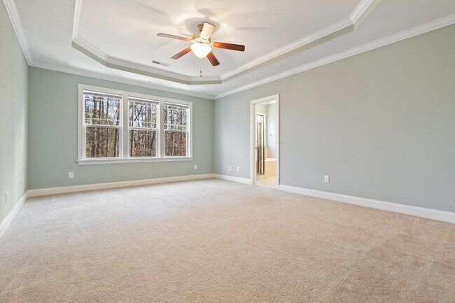 Building Photo - Beautiful Spacious Three Bedroom Townhouse in Carrboro!