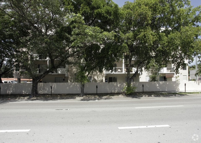 Building Photo - 2695 SW 18th St