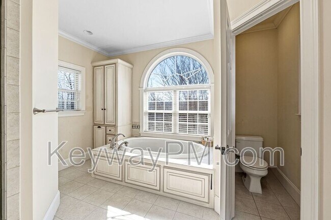 Building Photo - 529 John Fox Run