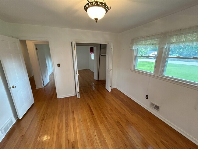Building Photo - 1206 Nahm Dr