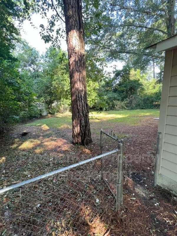 Building Photo - 905 Wright Dr
